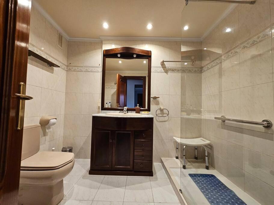 リャネス15A04 Duplex Y Garaje En Centroアパートメント エクステリア 写真